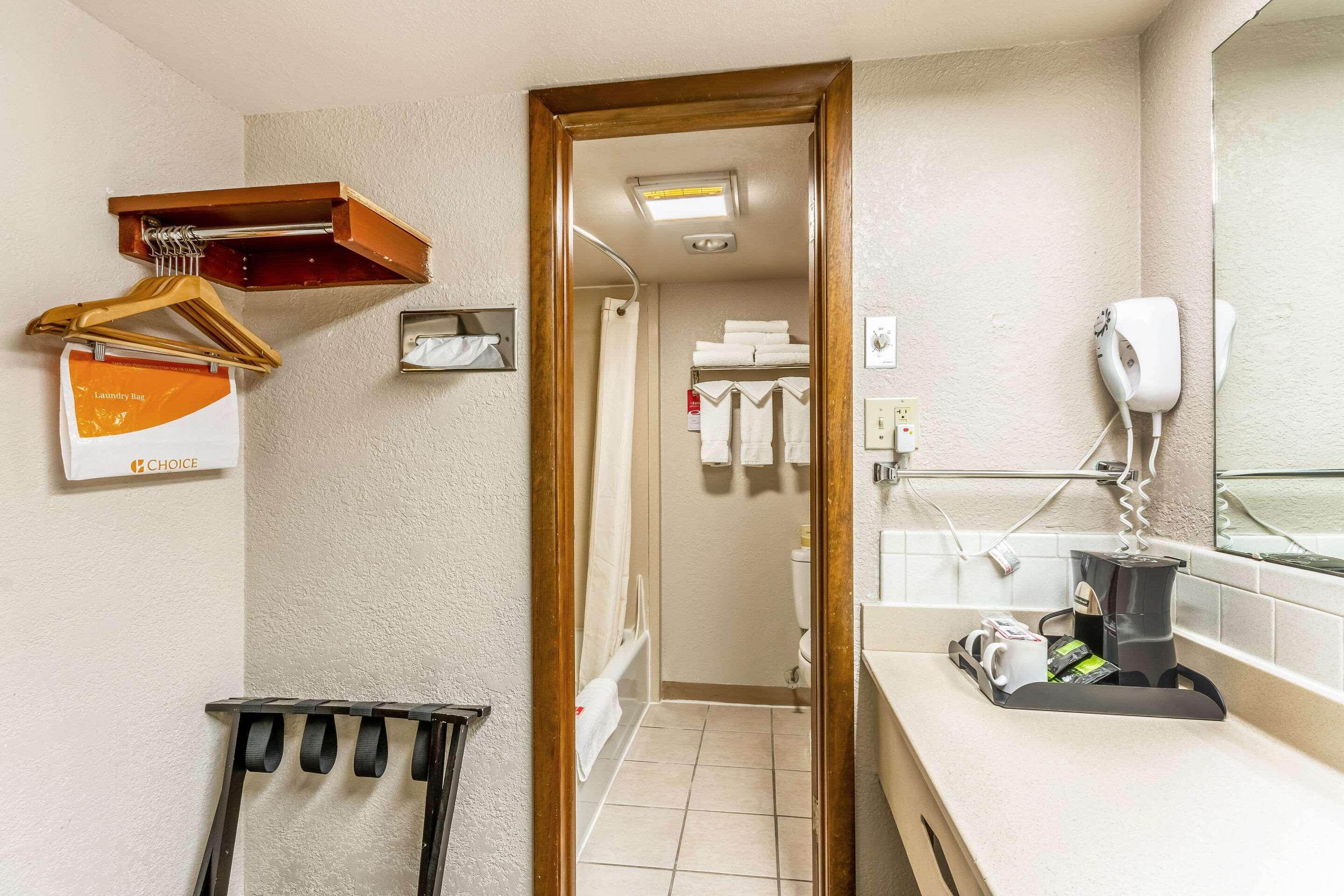 Econo Lodge Winfield Экстерьер фото