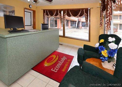 Econo Lodge Winfield Интерьер фото